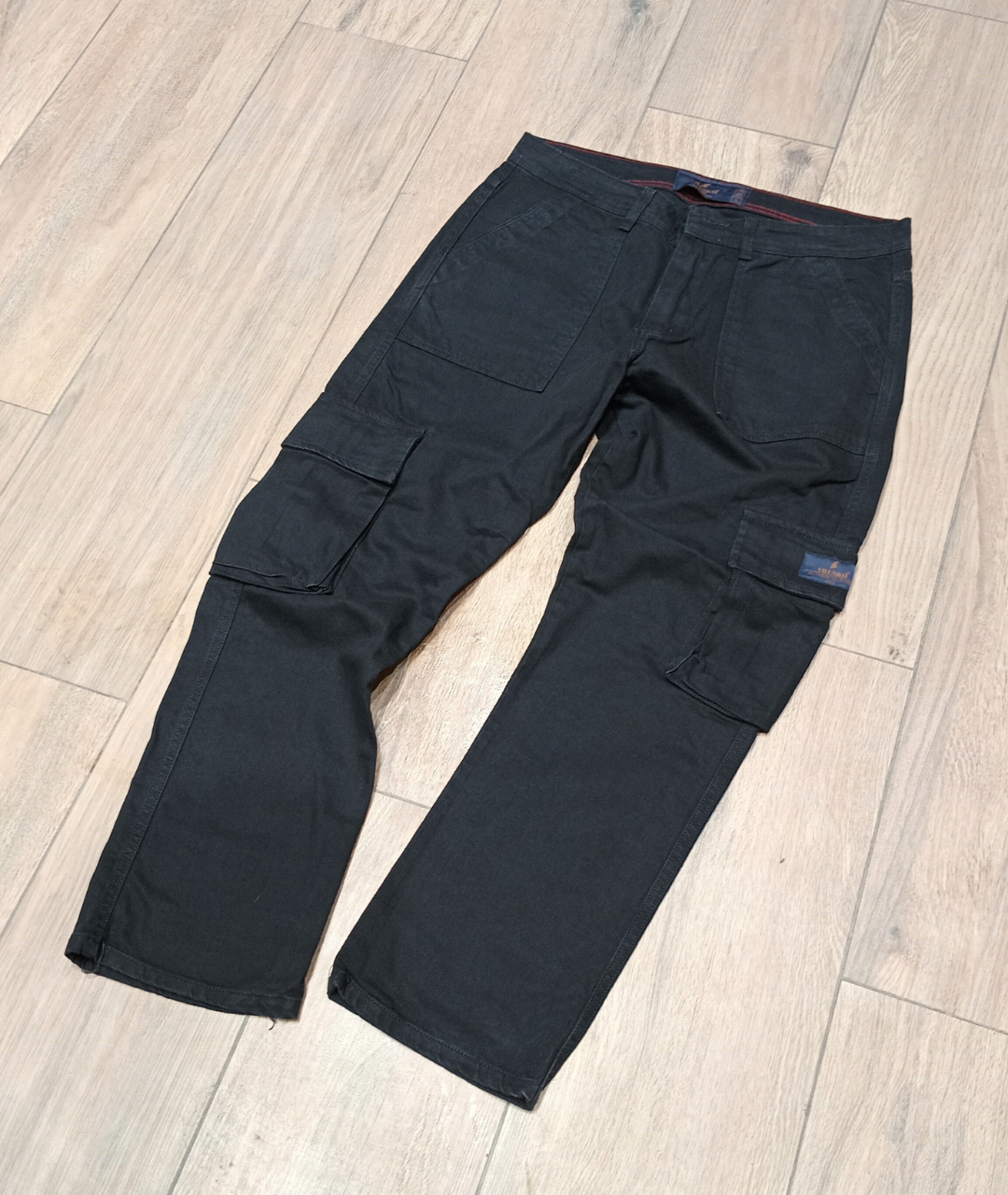 Mom Cargo Lisboa - Image 2