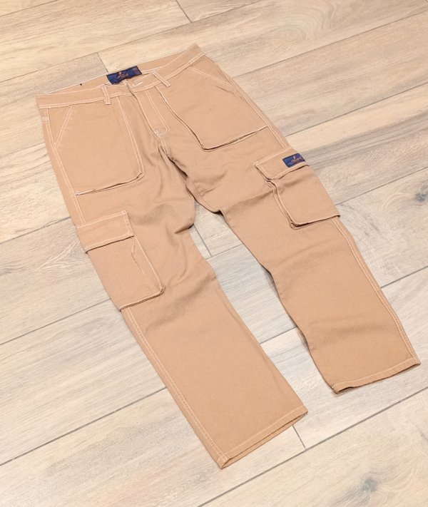 #1501 Mom Cargo Budapest - Image 3