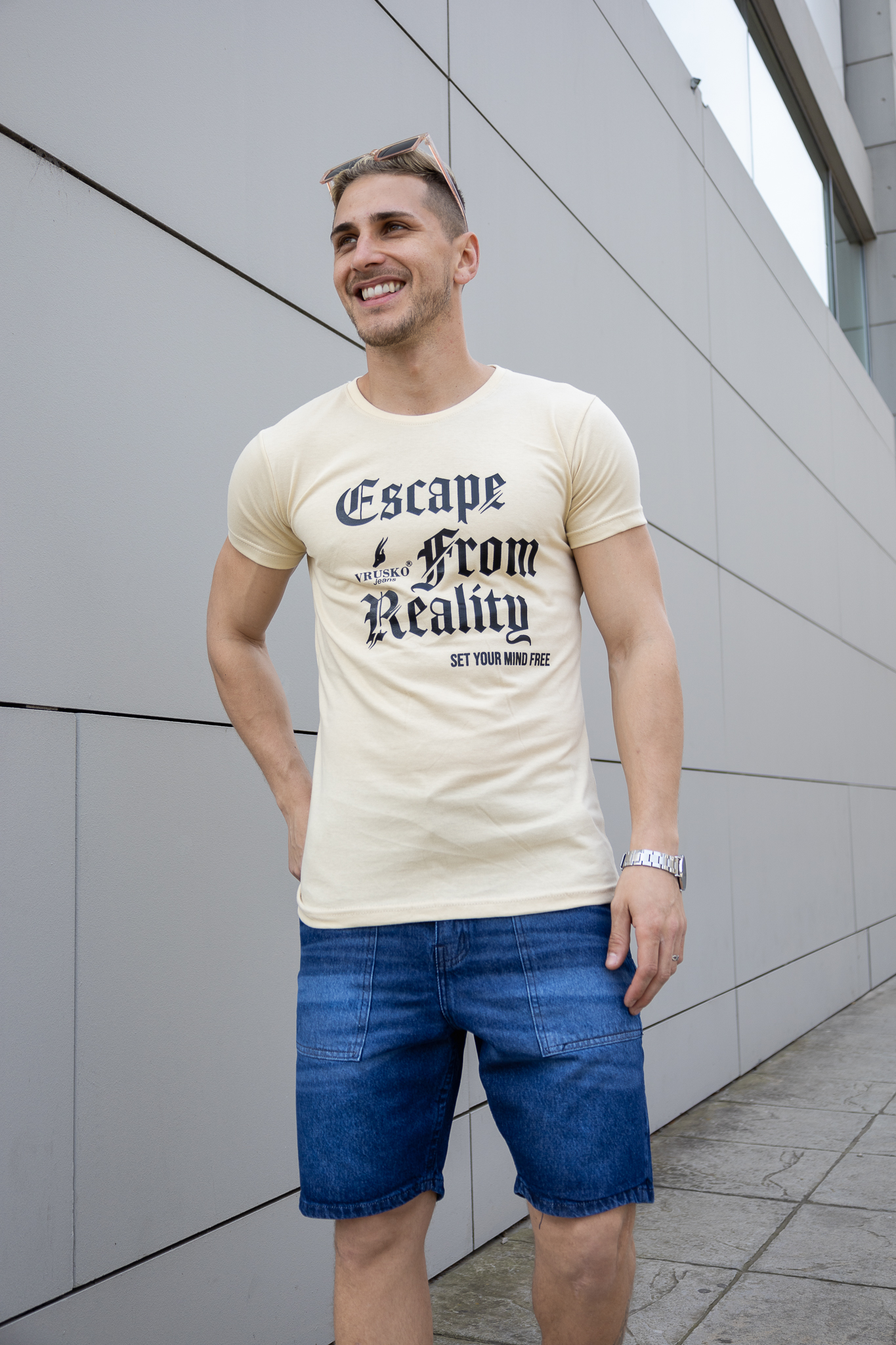 Art #370 Bermuda Mom azul nautico