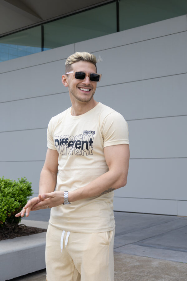 Remeras Slim Fit "DIFERENTE" - Image 6