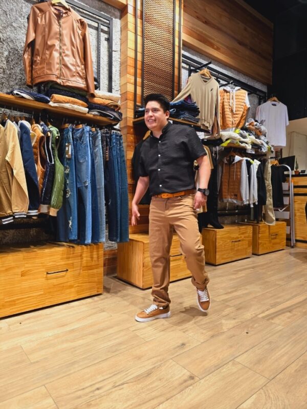#3006 Jeans Semi Chupin Elastizado Camel - Image 4